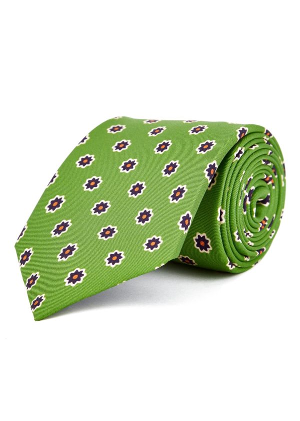 Silk tie in green with flower pattern