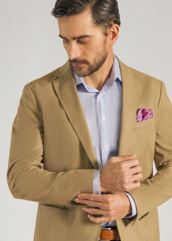 Beige men's jacket in a tailored fit
