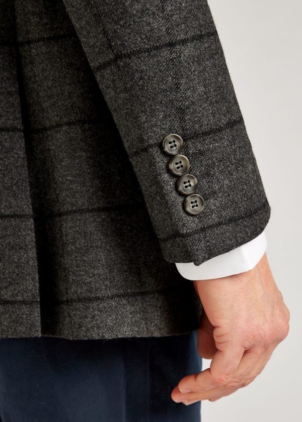 Straight side pocket tweed jacket in a tailored fit
