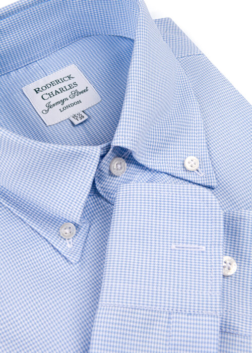 A single-cuff Roderick Charles blue houndstooth oxford cotton shirt with a button-down collar